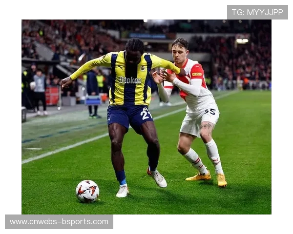 阿什拉夫缓期停赛执行，赛季末纪律压力增大