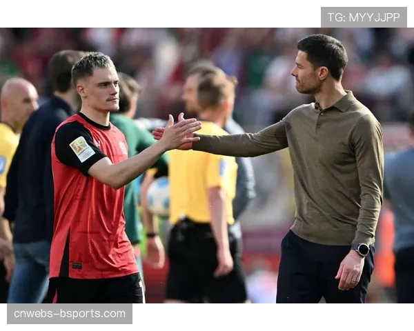 战术复盘:阿隆索的临场变阵如何扼杀了多特的边路进攻 战术复盘:阿隆索的临场变阵如何扼杀了多特的边路进攻